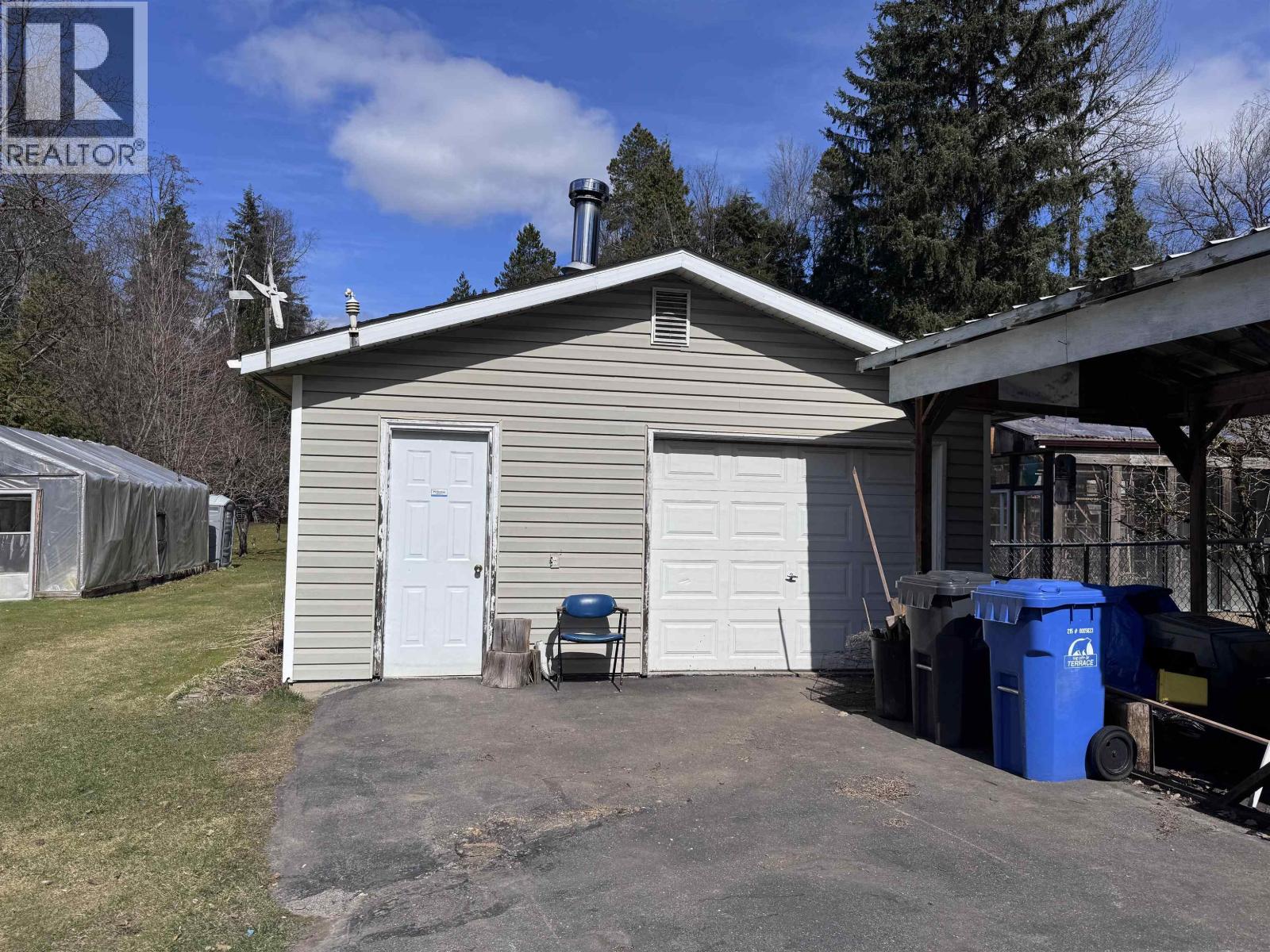 4918 GRAHAM Avenue, Terrace