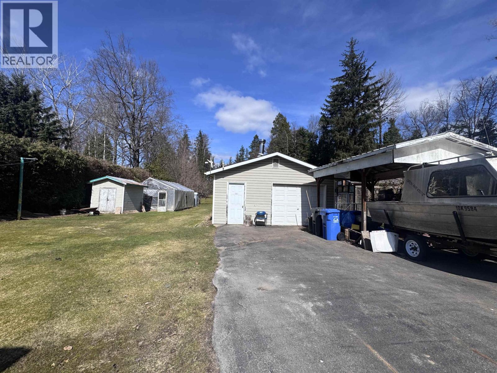 4918 GRAHAM Avenue, Terrace