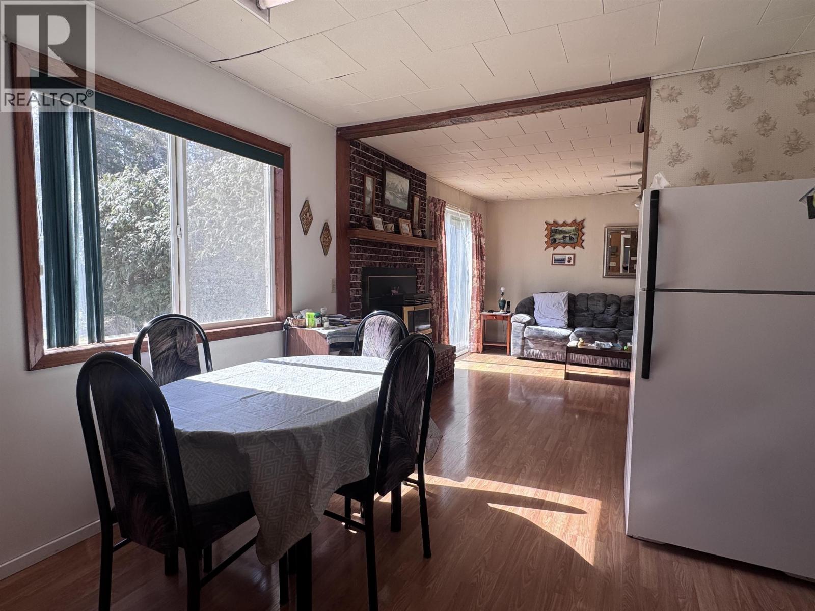 4918 GRAHAM Avenue, Terrace