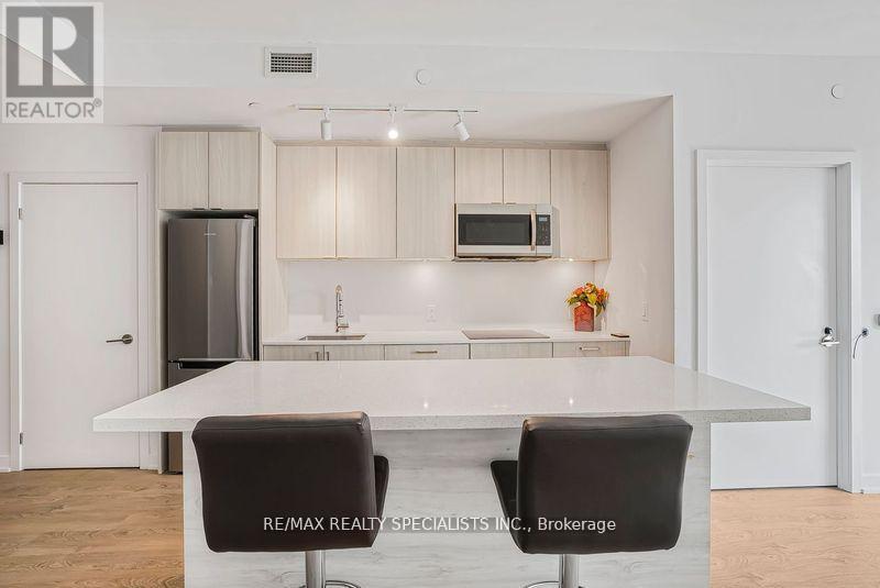 #3711 1926 LAKESHORE BOULEVARD W - 11