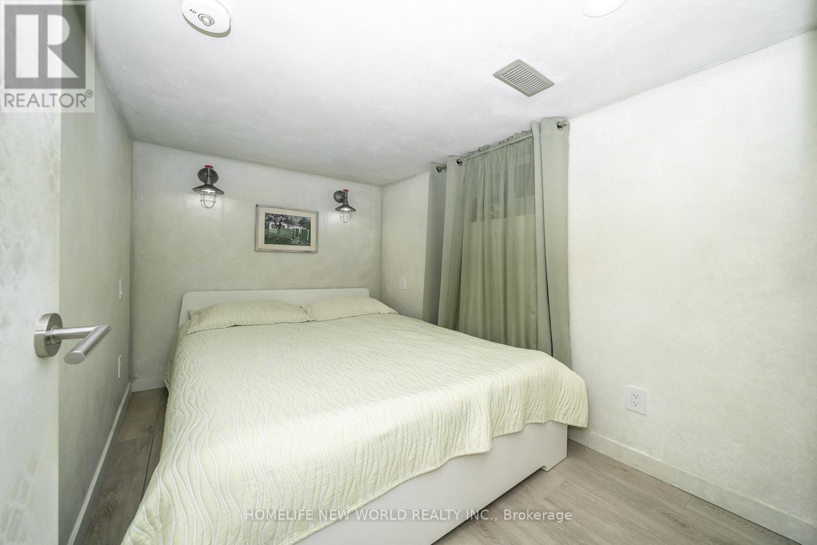 30 CARLING AVENUE - 34