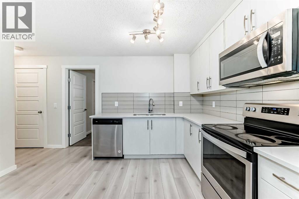 152 Cranbrook Square SE - 16