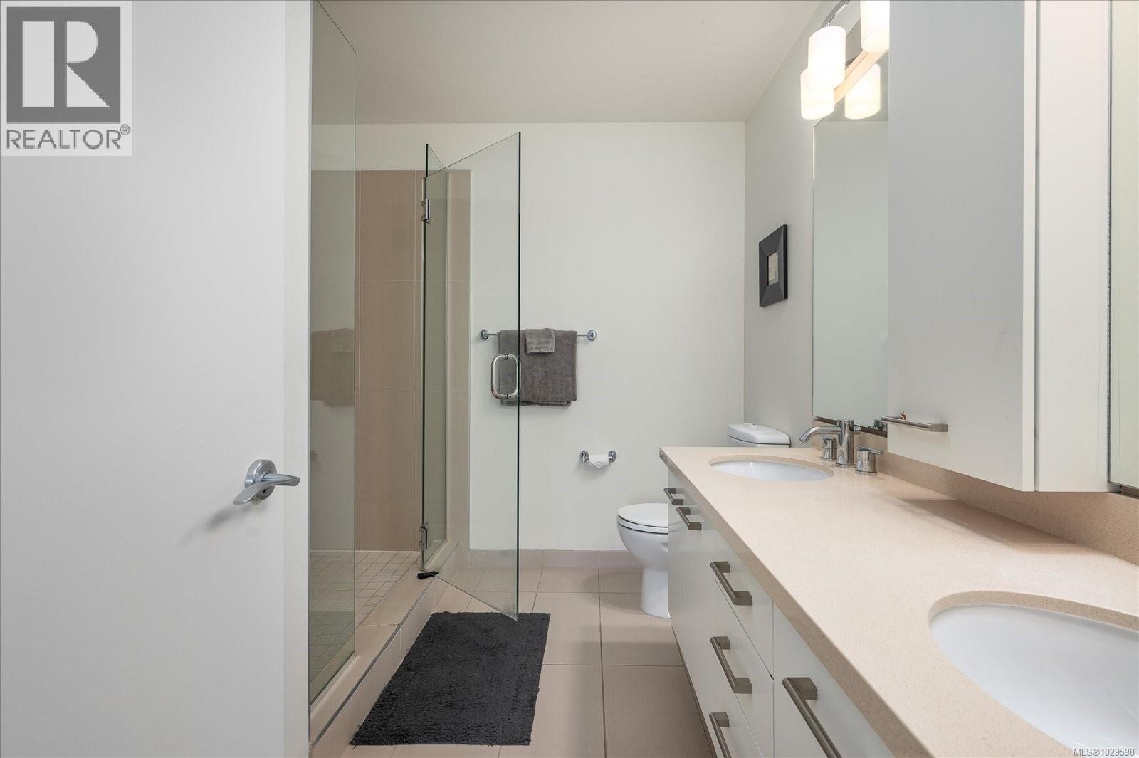 #TH10 38 FRONT ST - 23