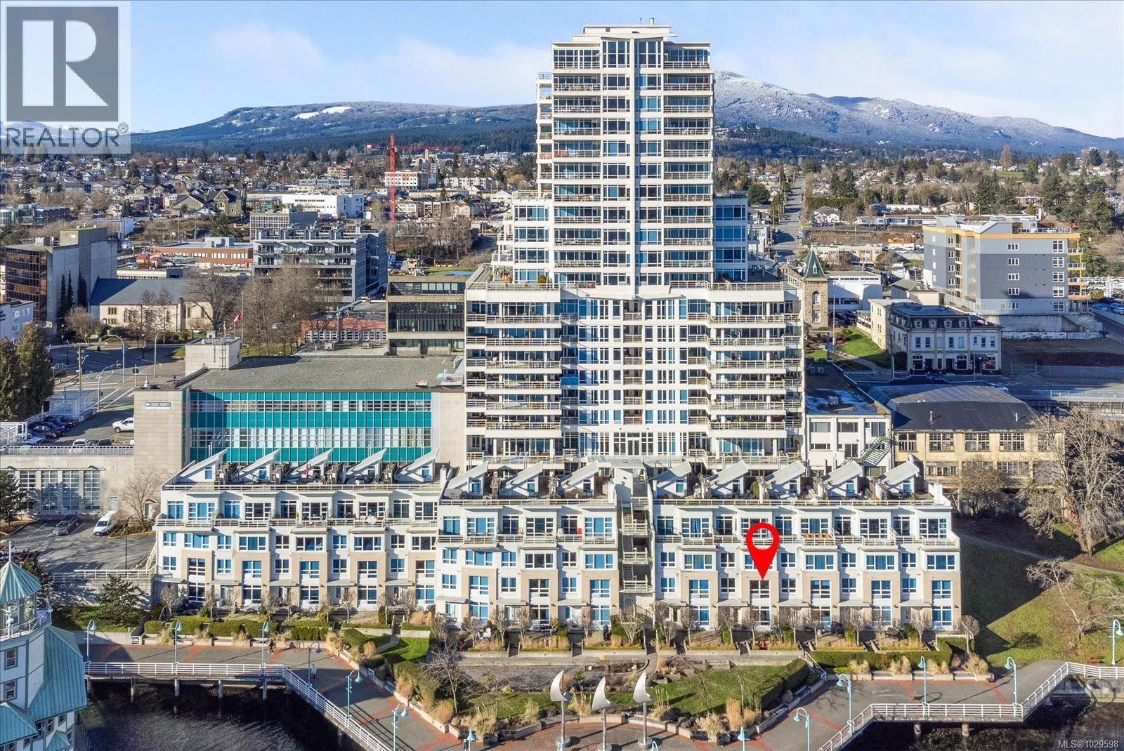 #TH10 38 FRONT ST - 33