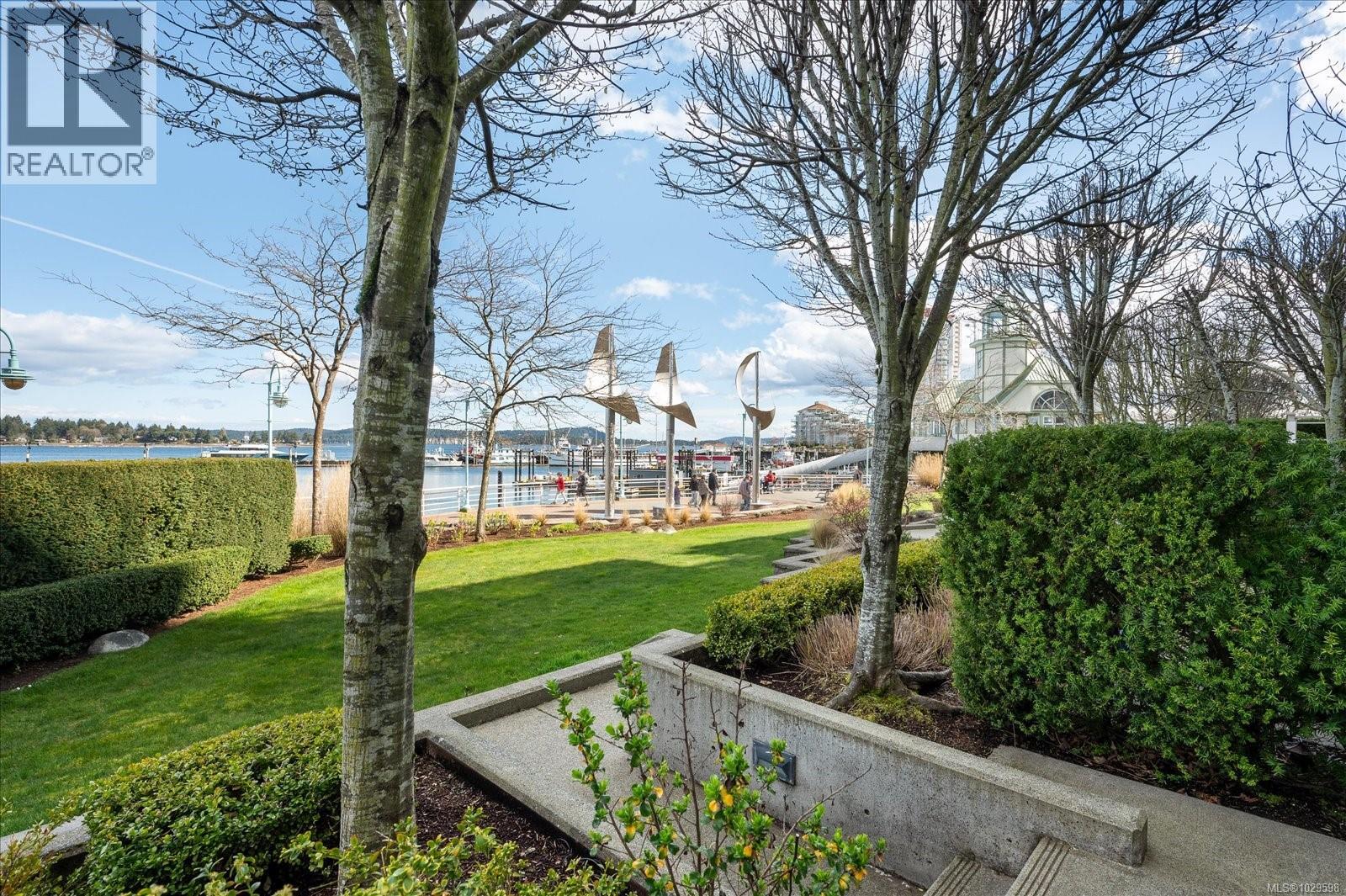 #TH10 38 FRONT ST - 36