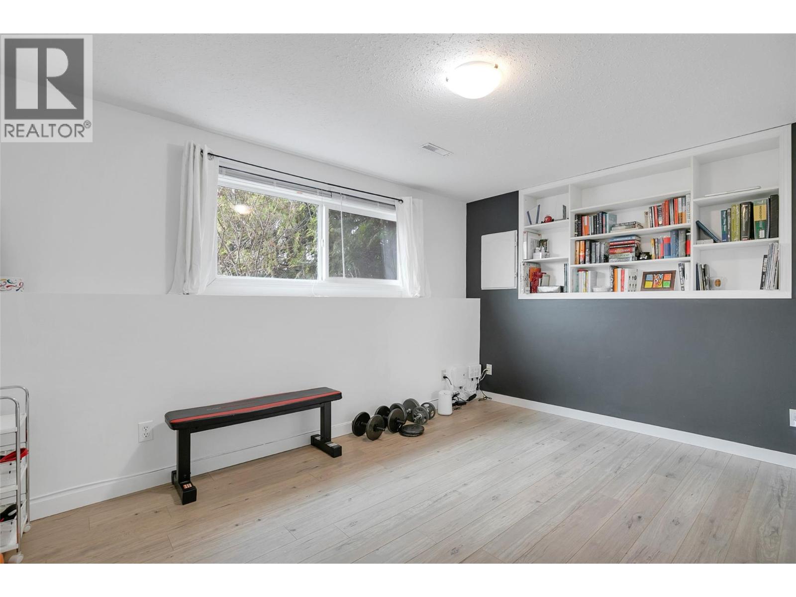 805 CAMELIA ROAD - 25