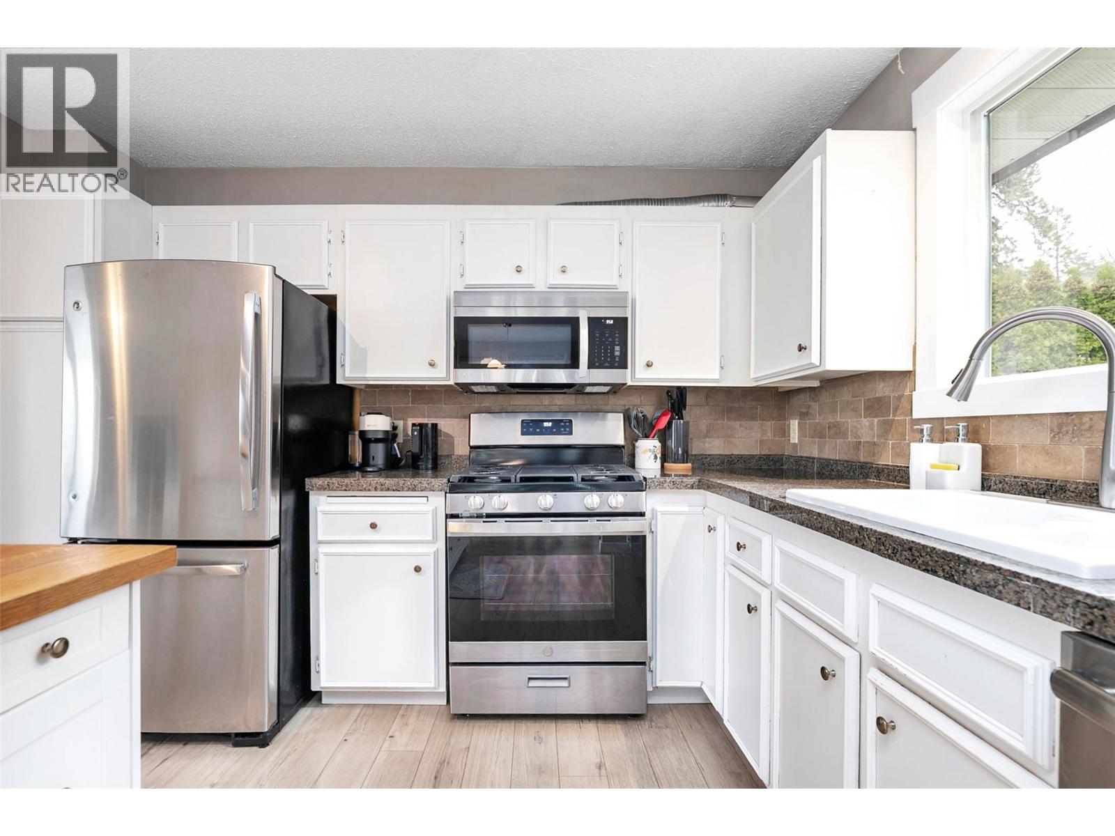 805 CAMELIA ROAD - 10