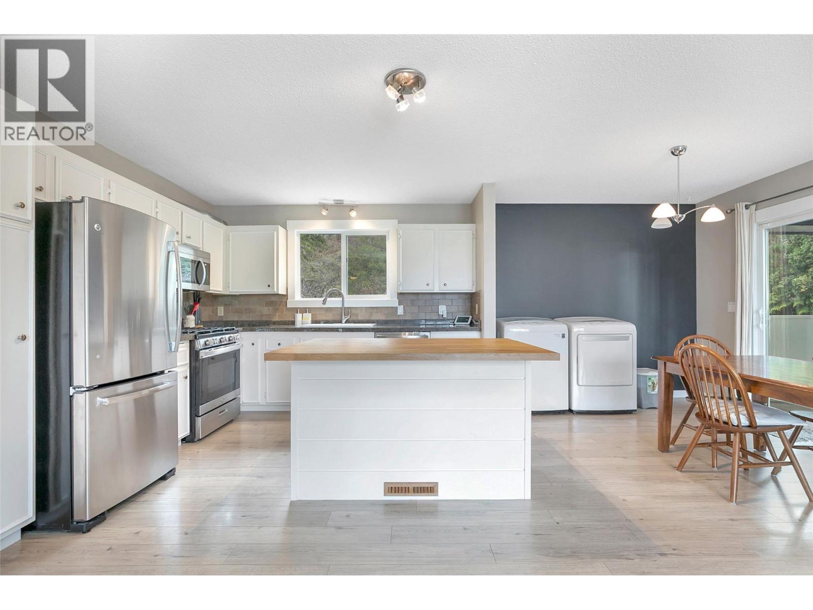 805 CAMELIA ROAD - 8