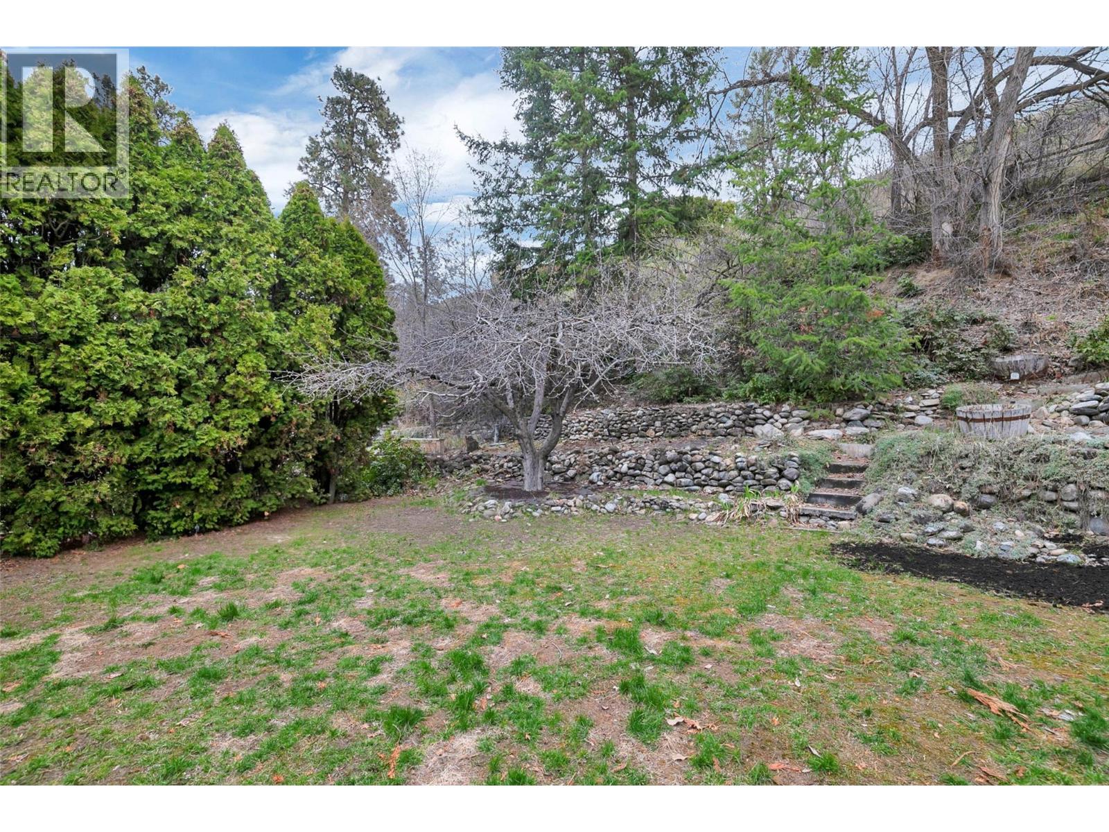 805 CAMELIA ROAD - 43