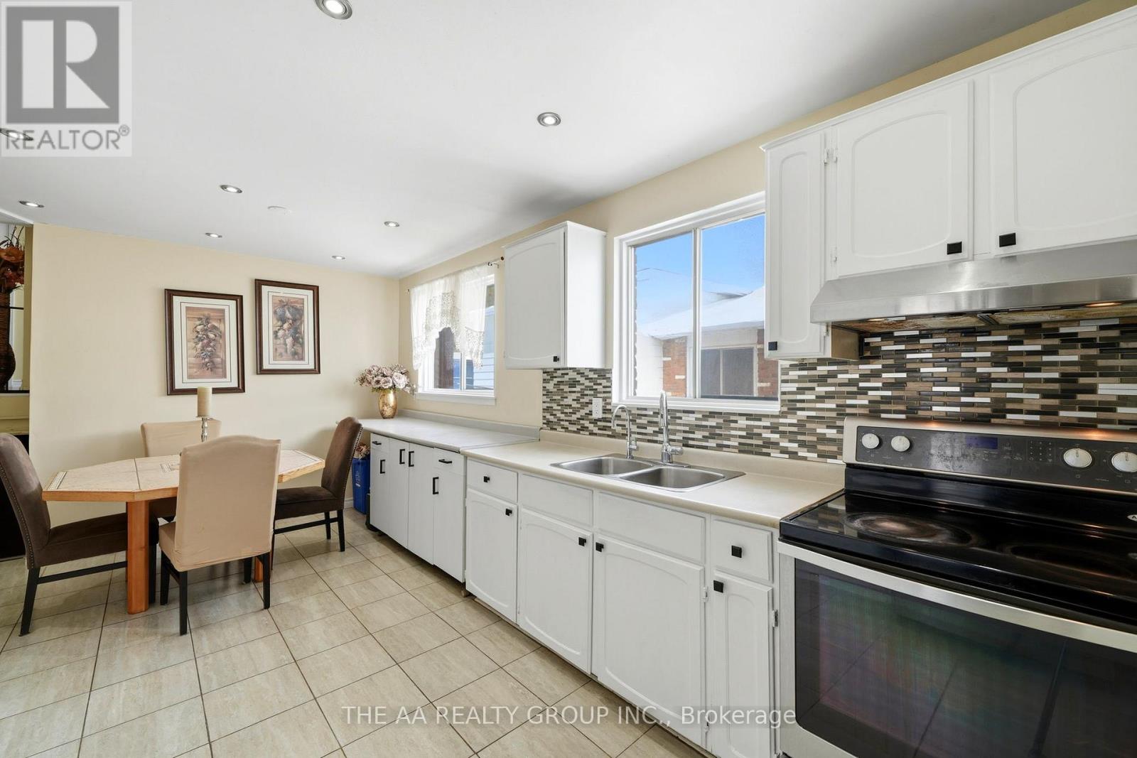 155 BRITANNIA AVENUE - 14