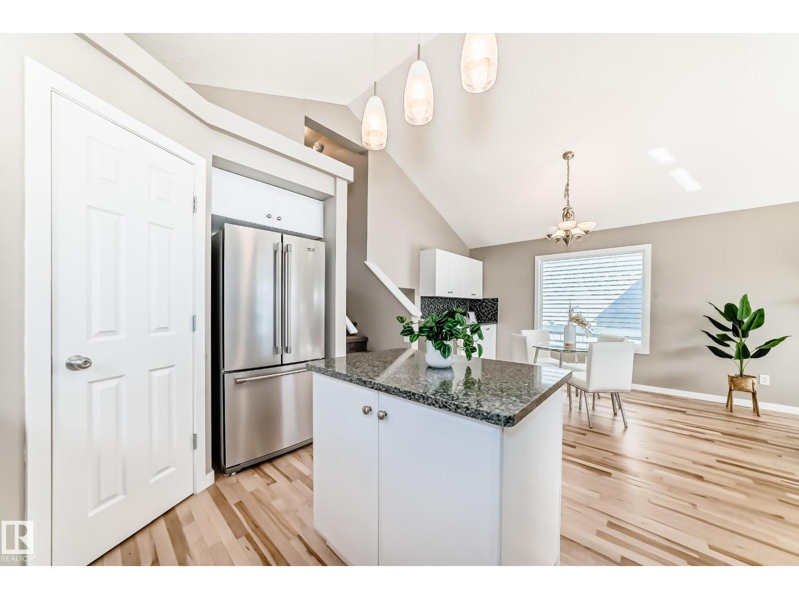 1520 70 ST SW, Edmonton