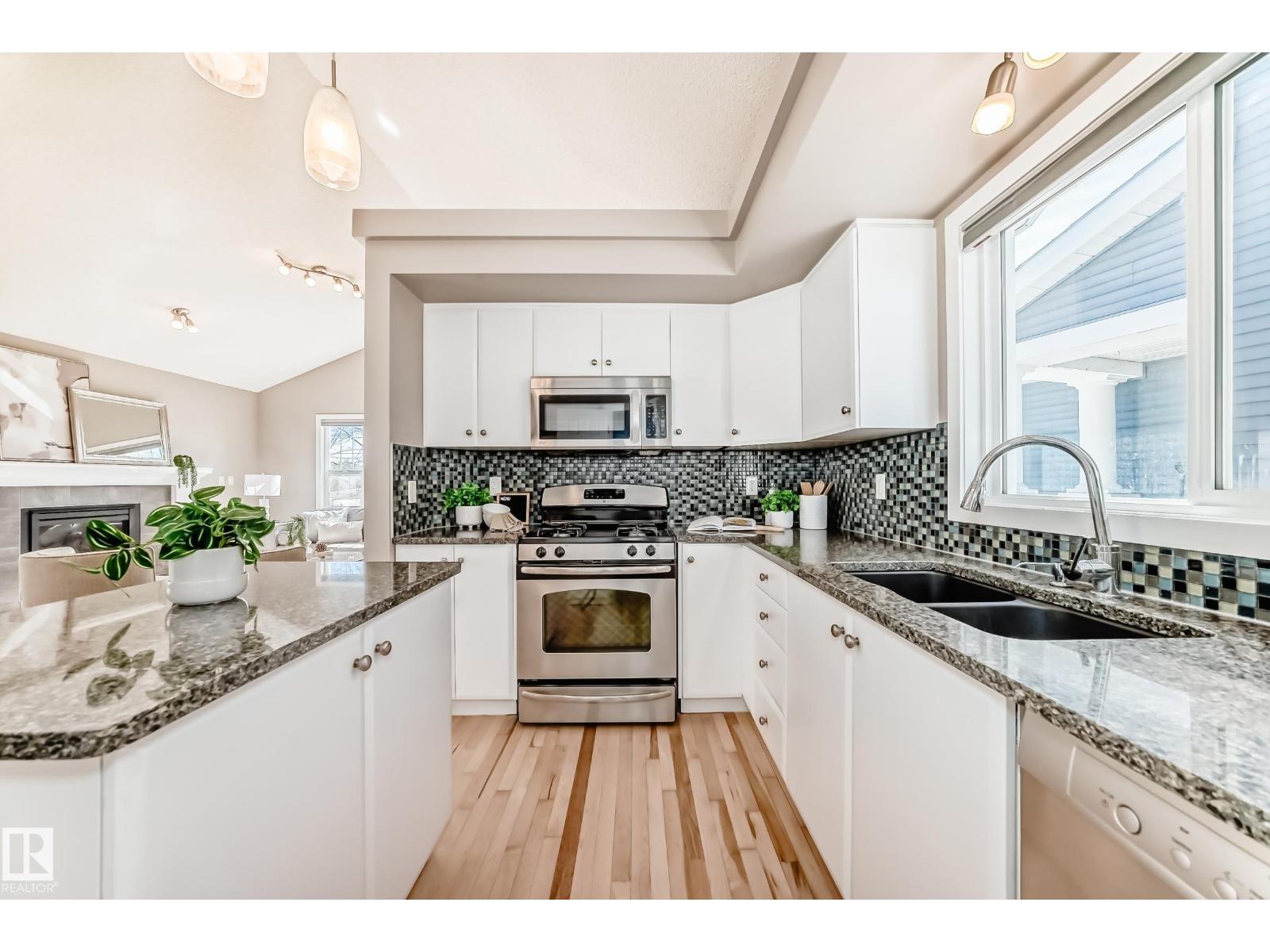 1520 70 ST SW, Edmonton