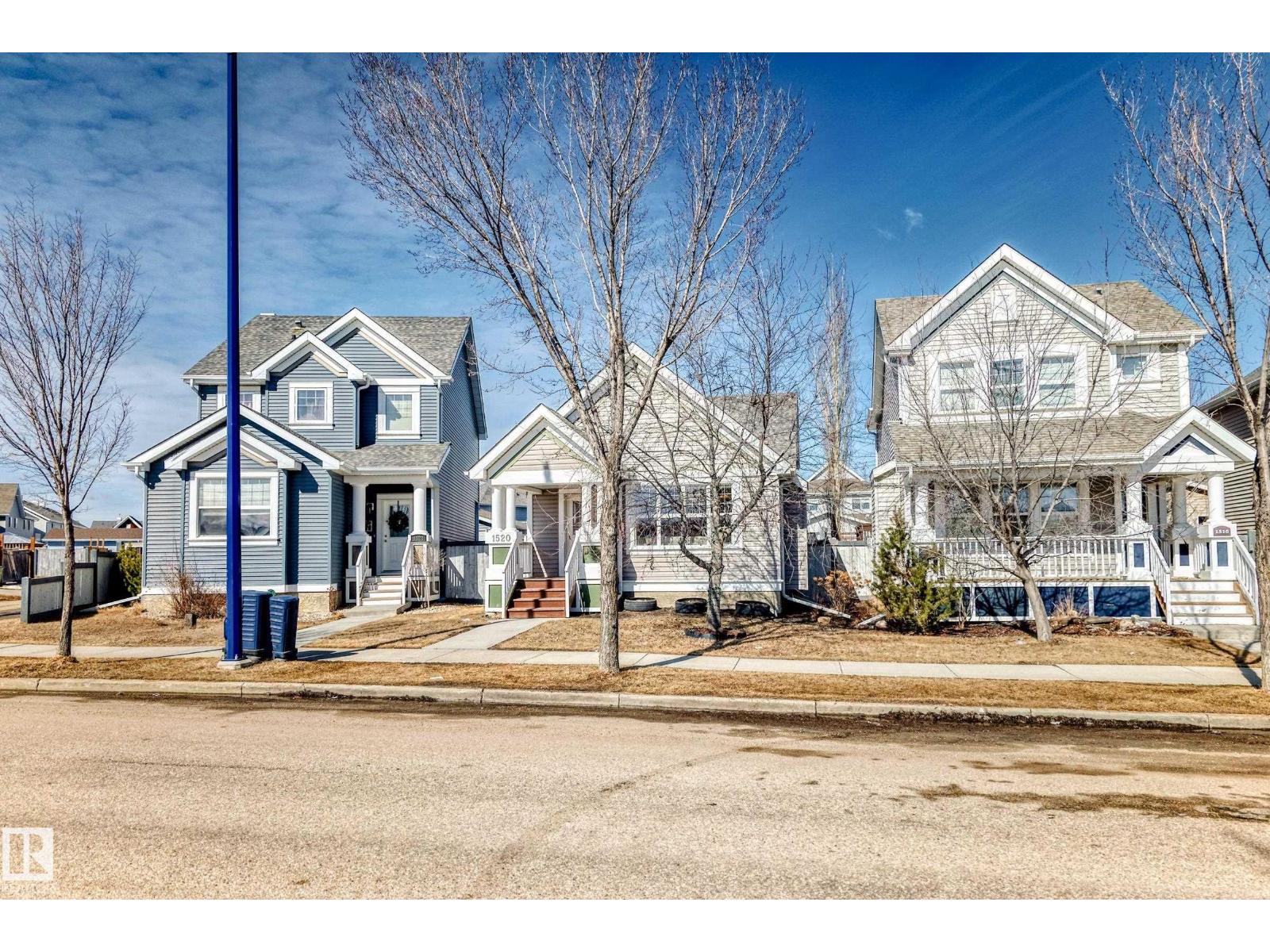 1520 70 ST SW, Edmonton