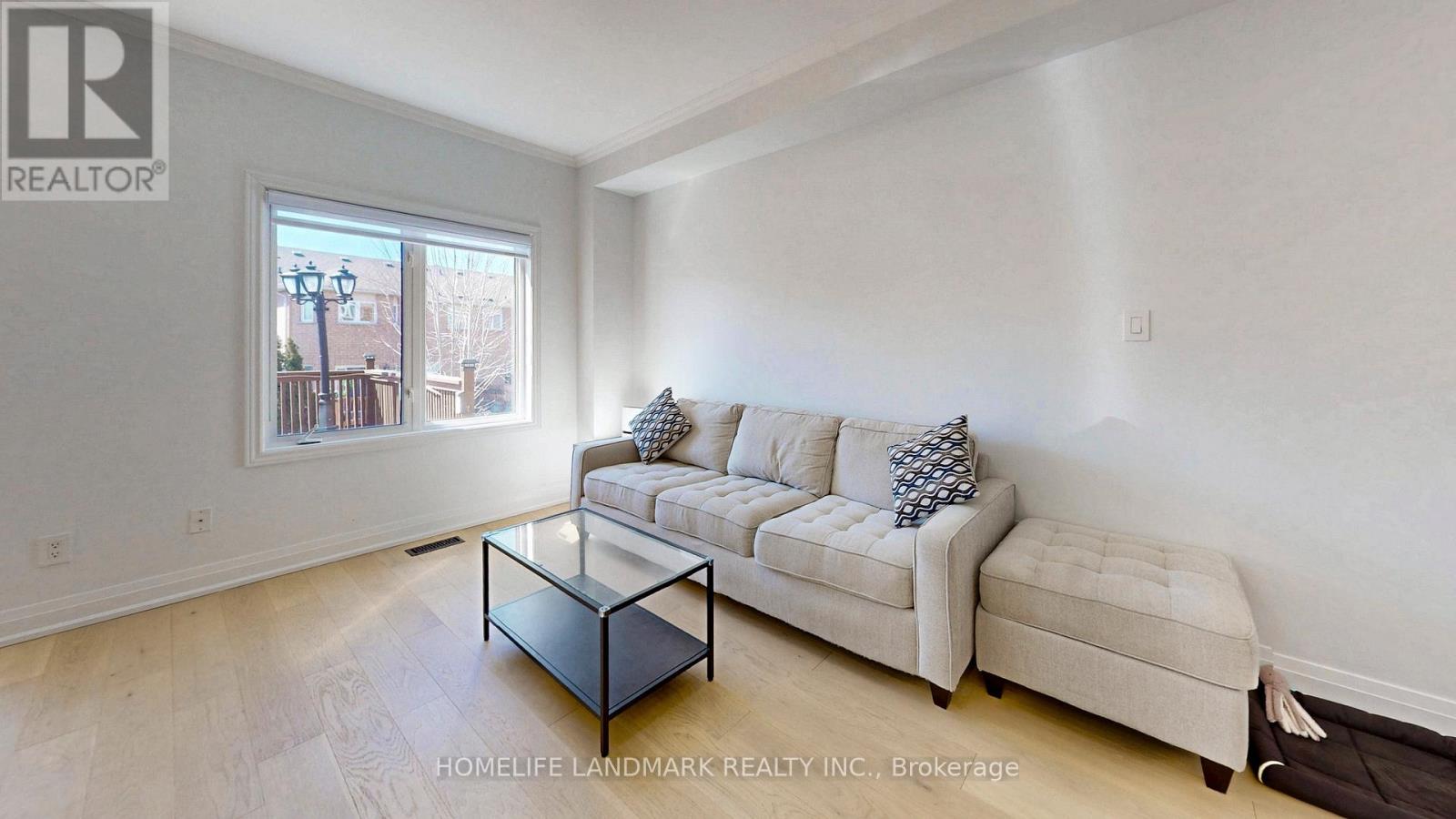 32 ARCO CIRCLE - 9