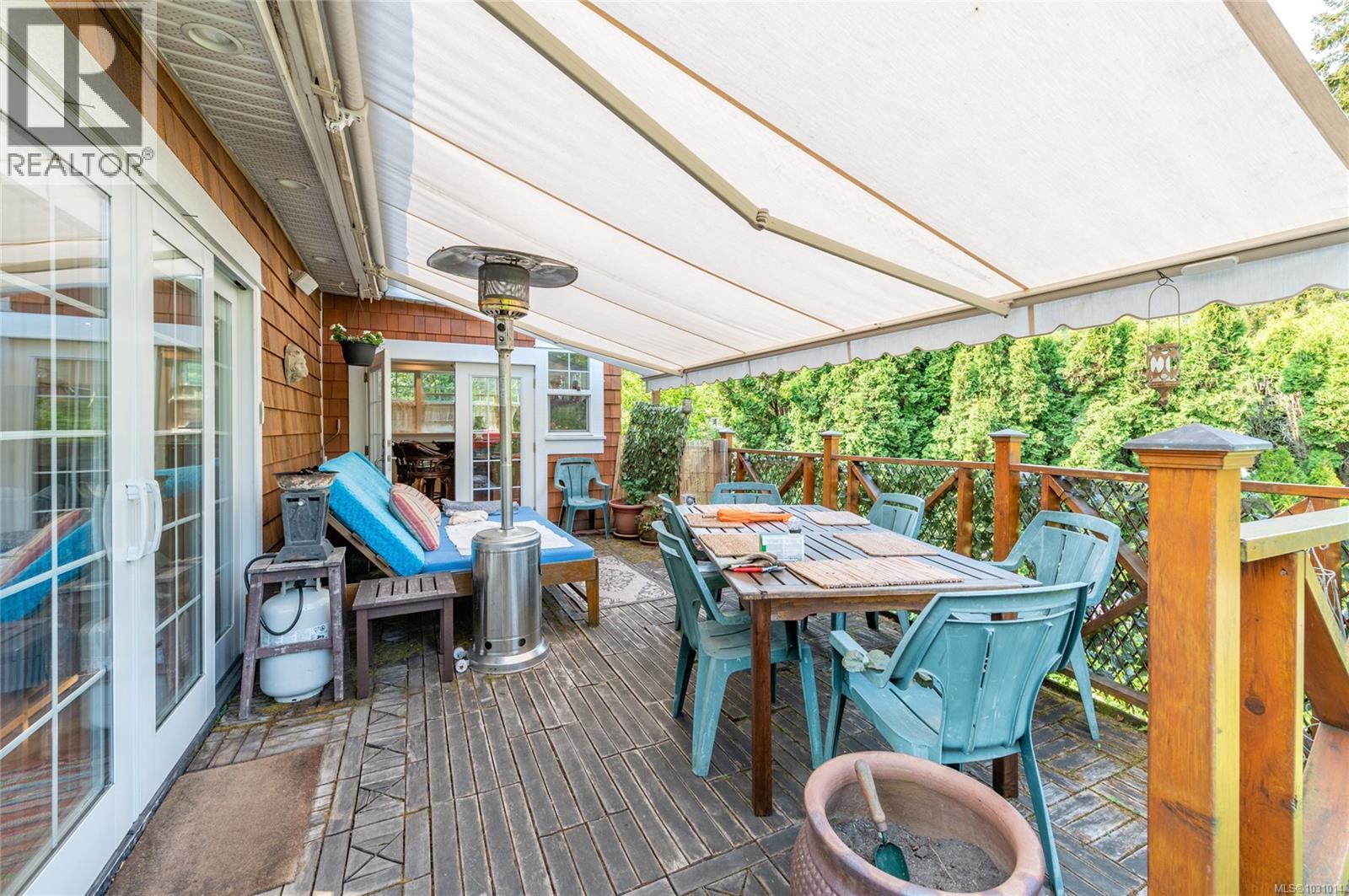 938 Ambassador Ave, Saanich