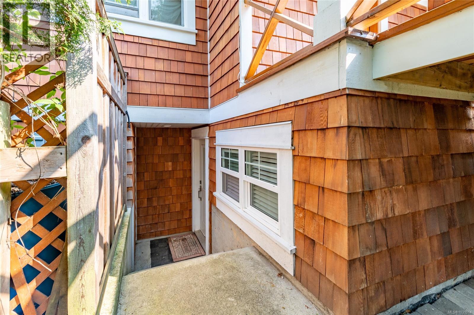 938 Ambassador Ave, Saanich