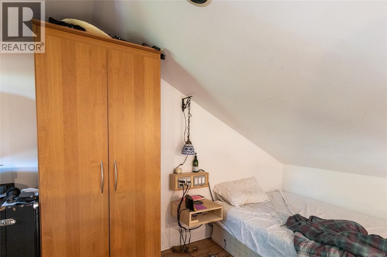 938 Ambassador Ave - 42