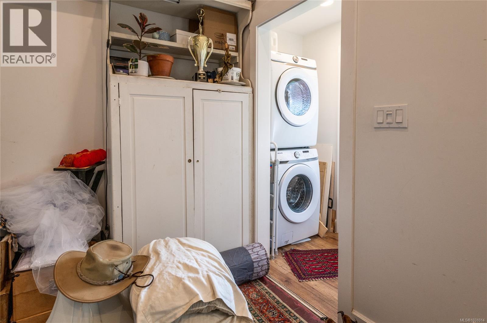 938 Ambassador Ave, Saanich