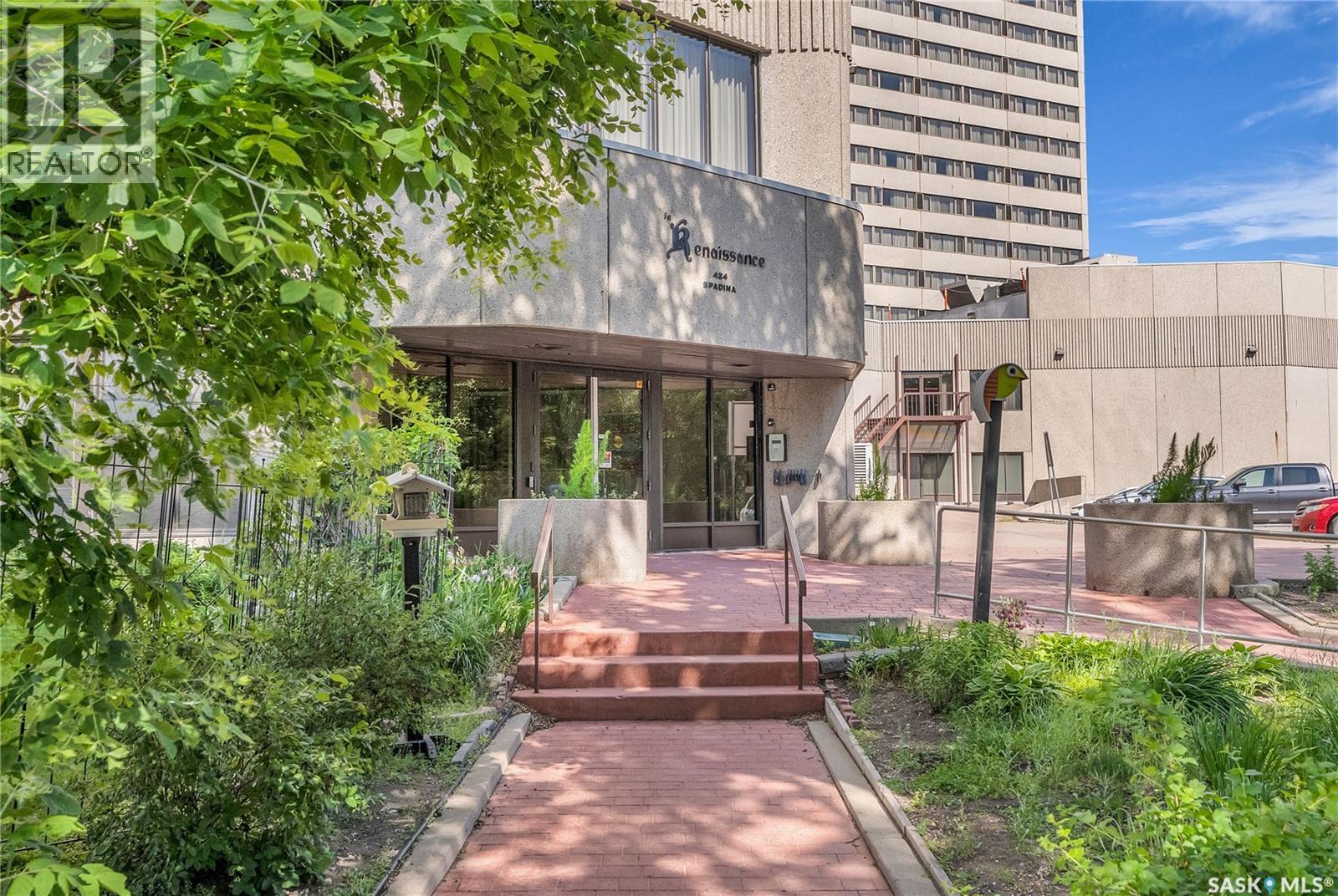 #540 424 SPADINA CRESCENT E - 2