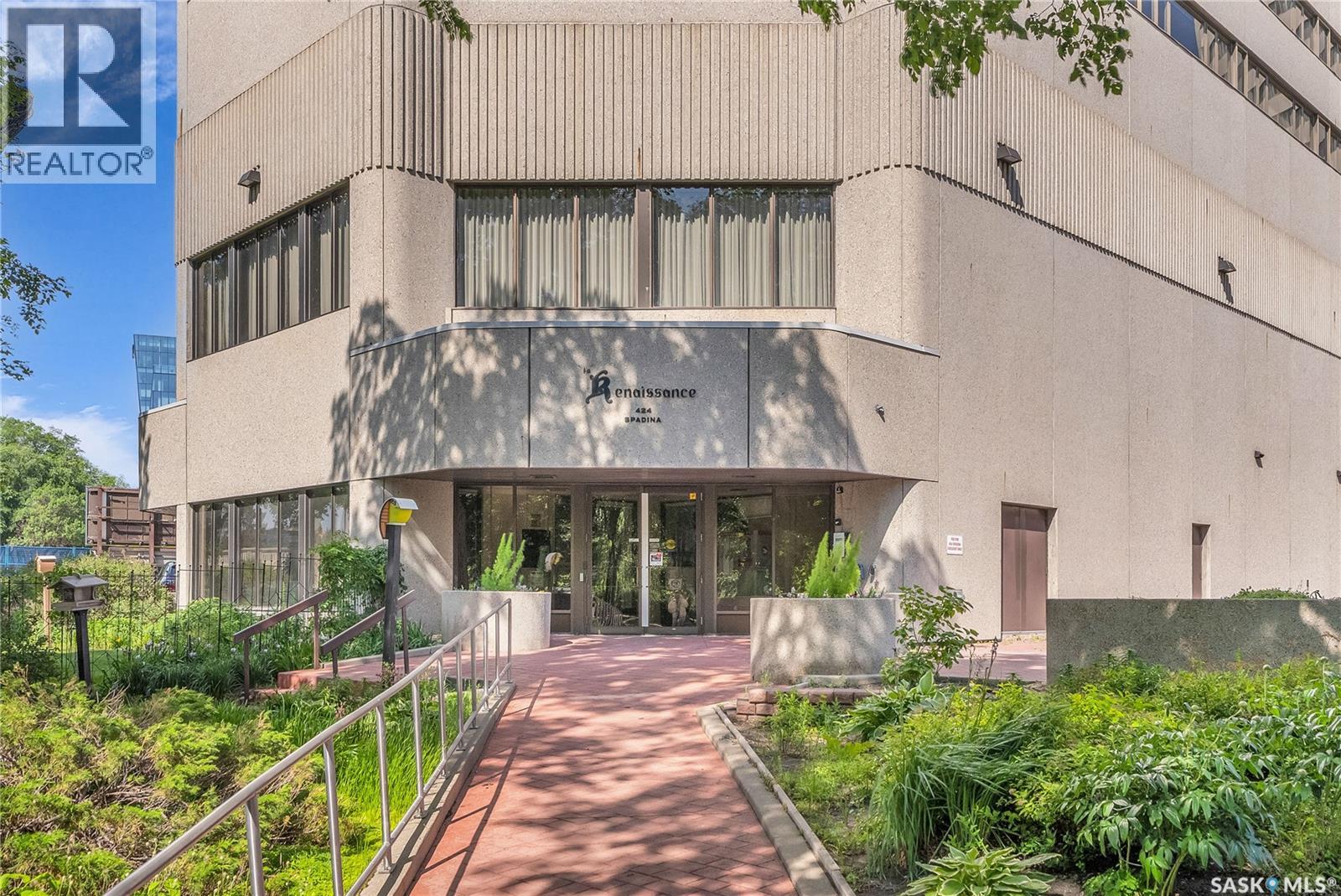 #540 424 SPADINA CRESCENT E - 1