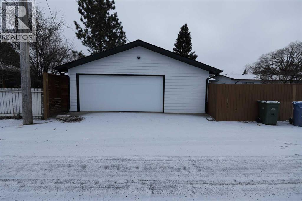 Single Family House Bungalow for Sale in  Lake Christina Way SE Lake Bonavista Calgary 