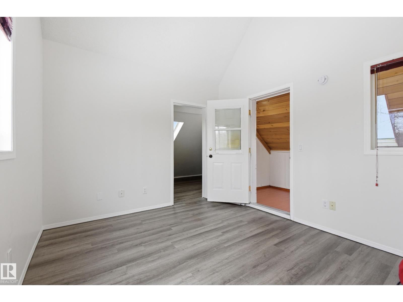 #112 +114 4418 HWY 633 - 39