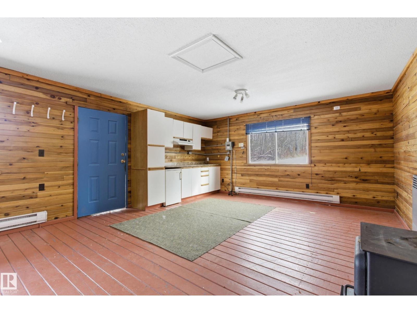 #112 +114 4418 HWY 633 - 55