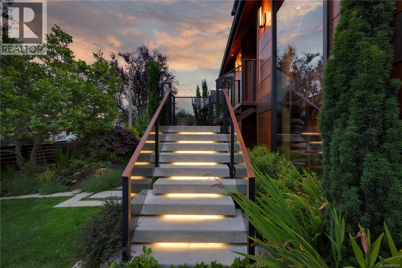 626 MONTEREY AVE - 6