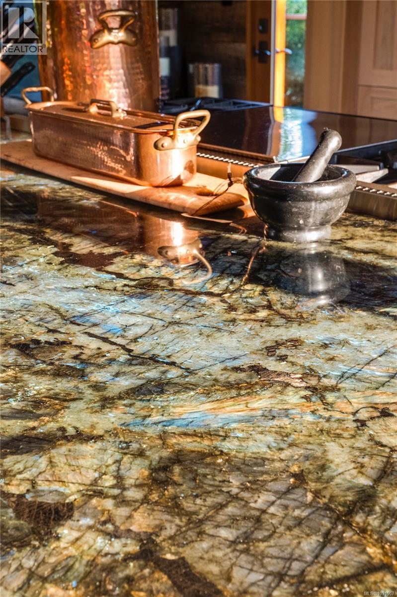 626 MONTEREY AVE - 35