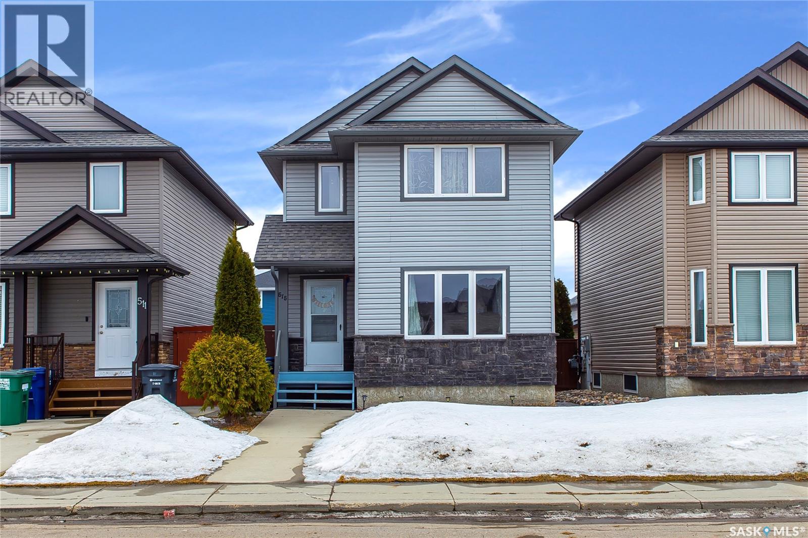 515 COAD CRESCENT - Image 2