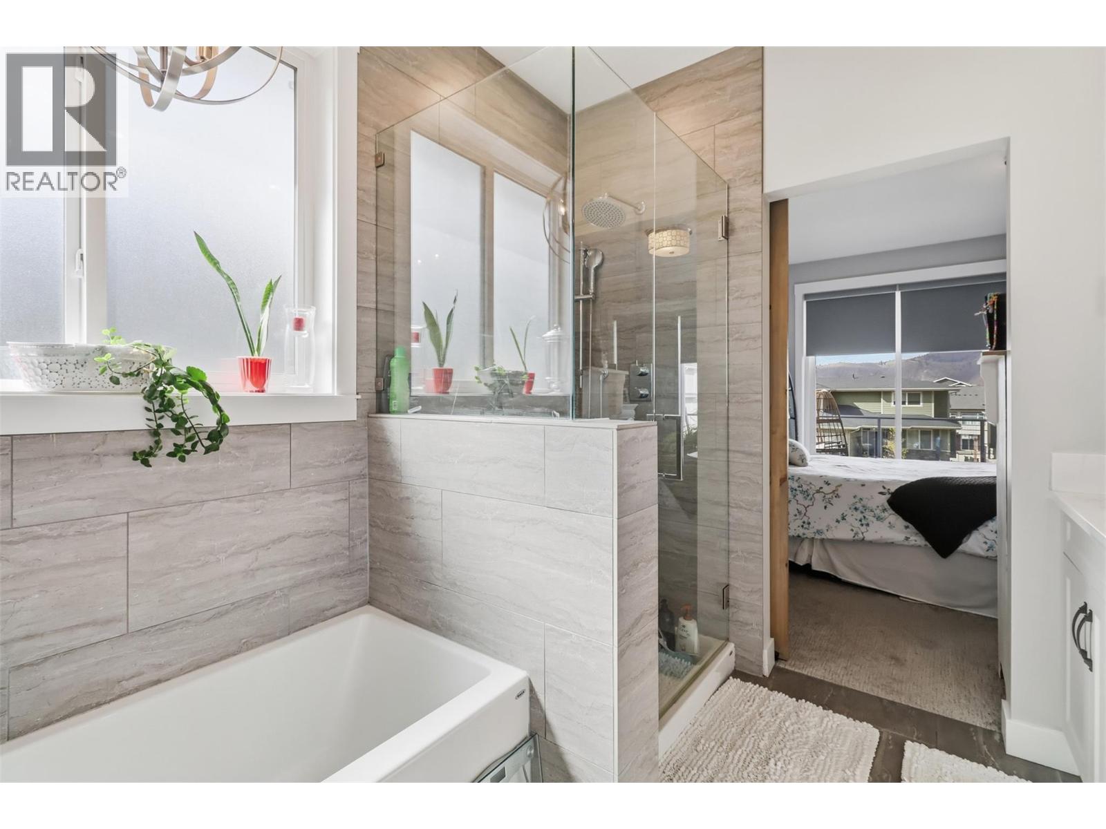 1580 EMERALD DRIVE - 24