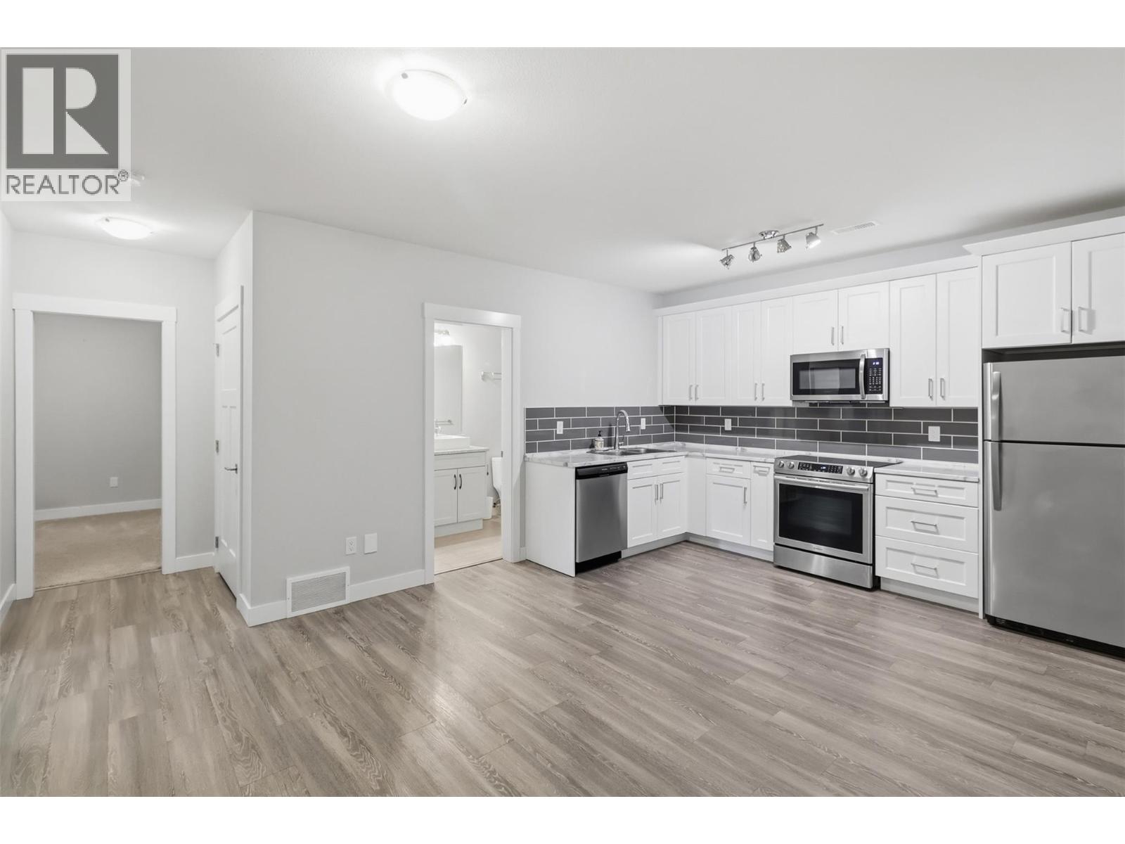 1580 EMERALD DRIVE - 41