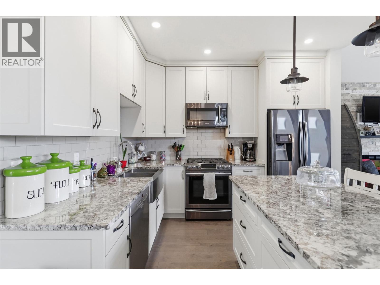 1580 EMERALD DRIVE - 9