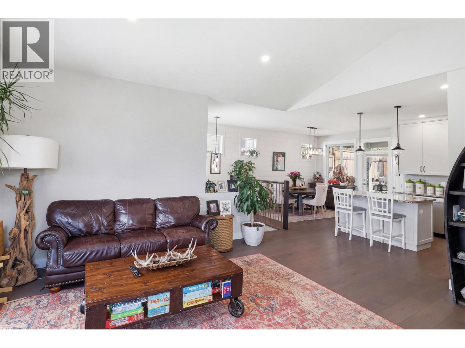 1580 EMERALD DRIVE - 12