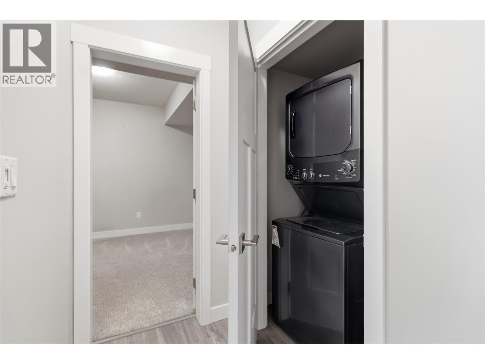 1580 EMERALD DRIVE - 43