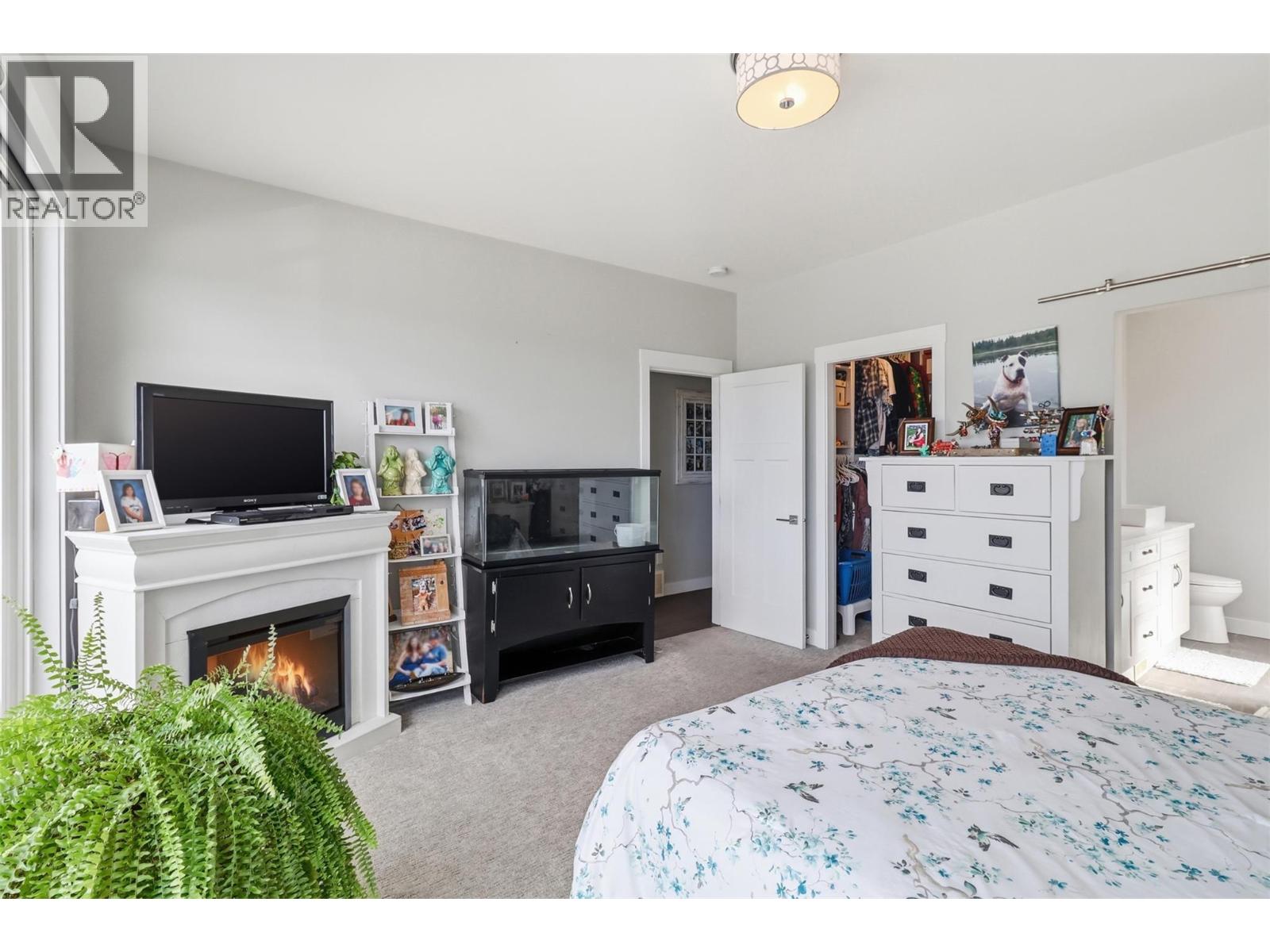 1580 EMERALD DRIVE - 21