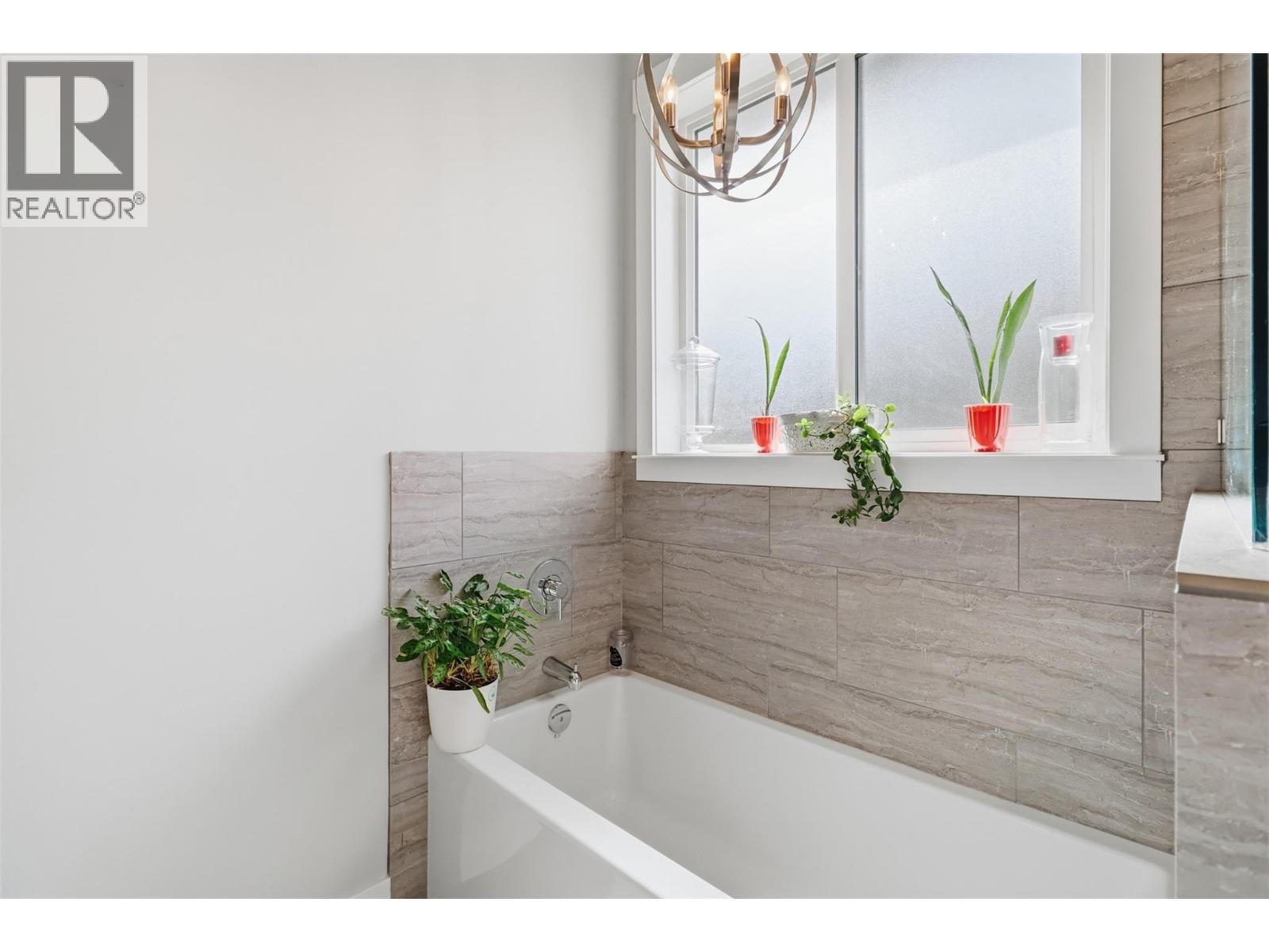 1580 EMERALD DRIVE - 23