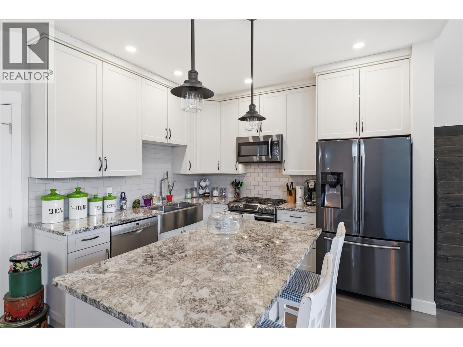 1580 EMERALD DRIVE - 8