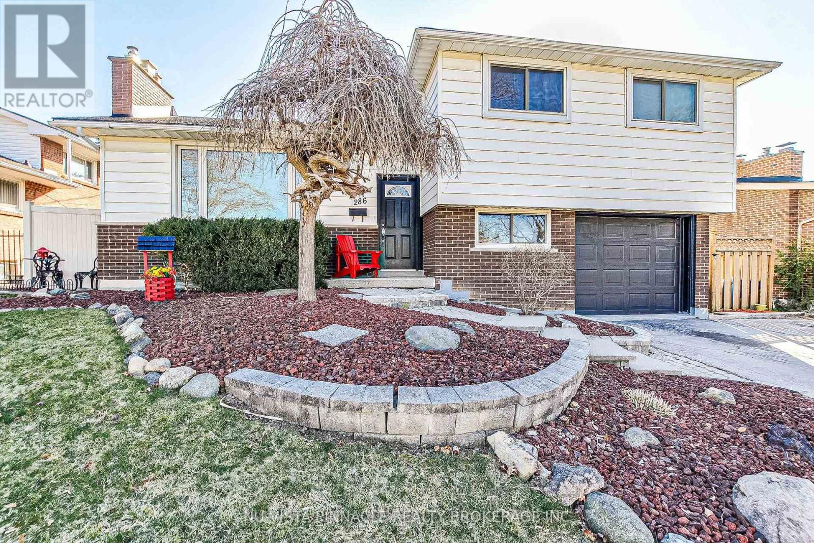286 PANORAMA CRESCENT - 4