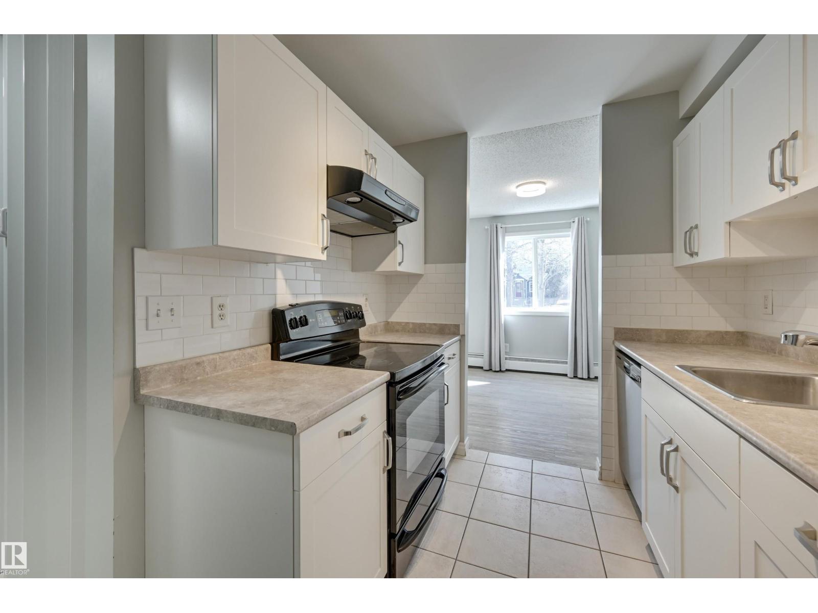 #113 10838 108 ST NW, Edmonton