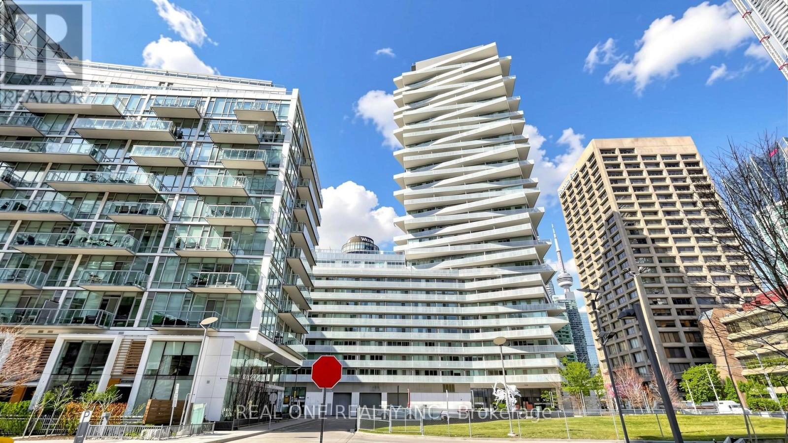 #907 15 QUEENS QUAY E - 1