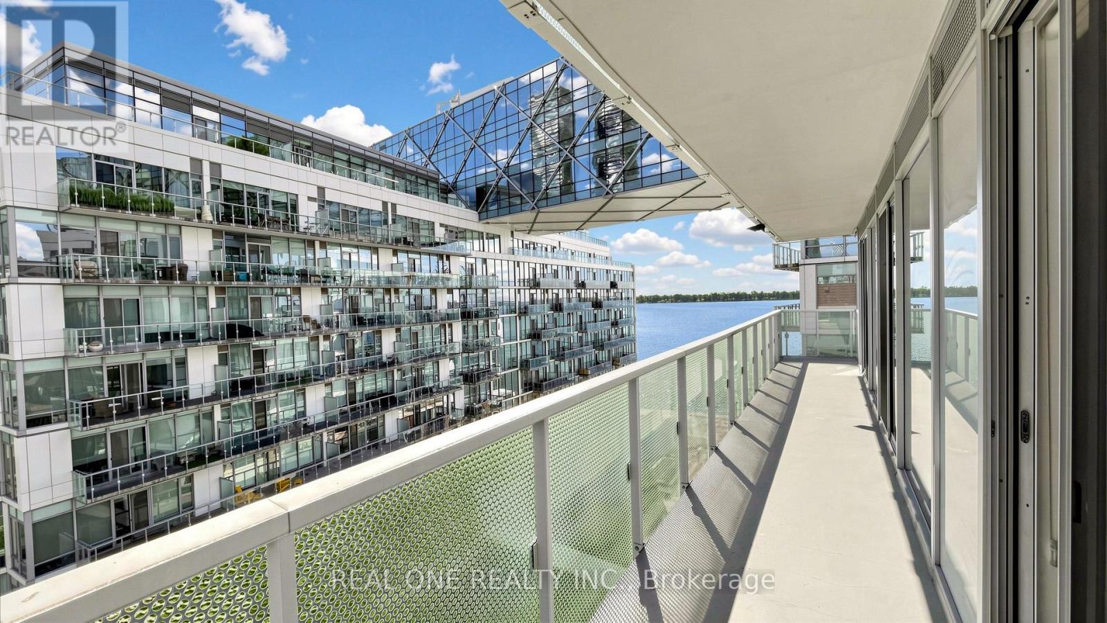 #907 15 QUEENS QUAY E - 28