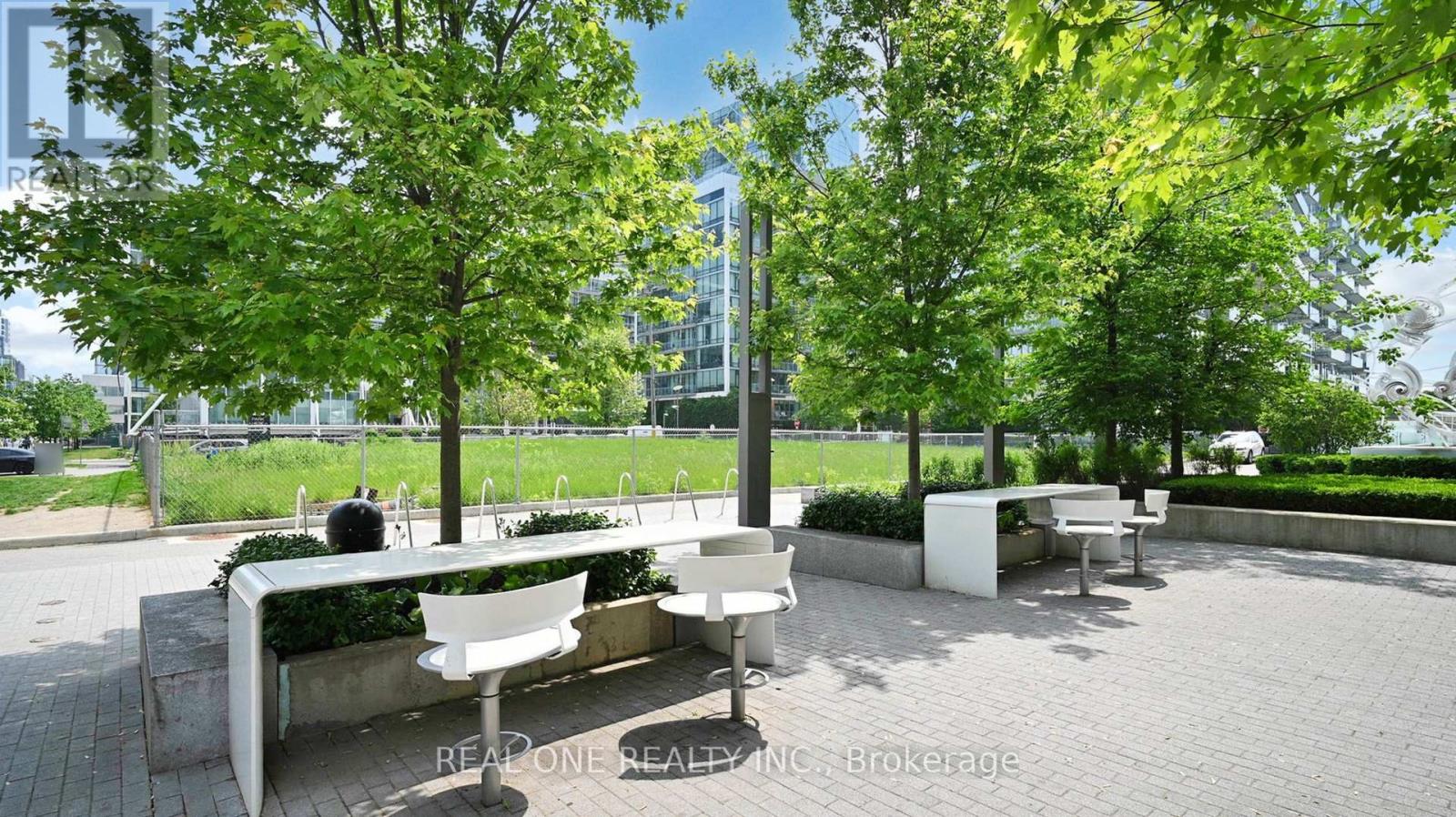 #907 15 QUEENS QUAY E - 44