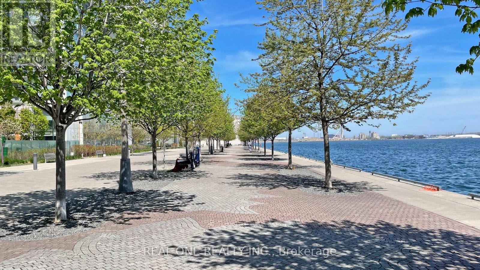 #907 15 QUEENS QUAY E - 45