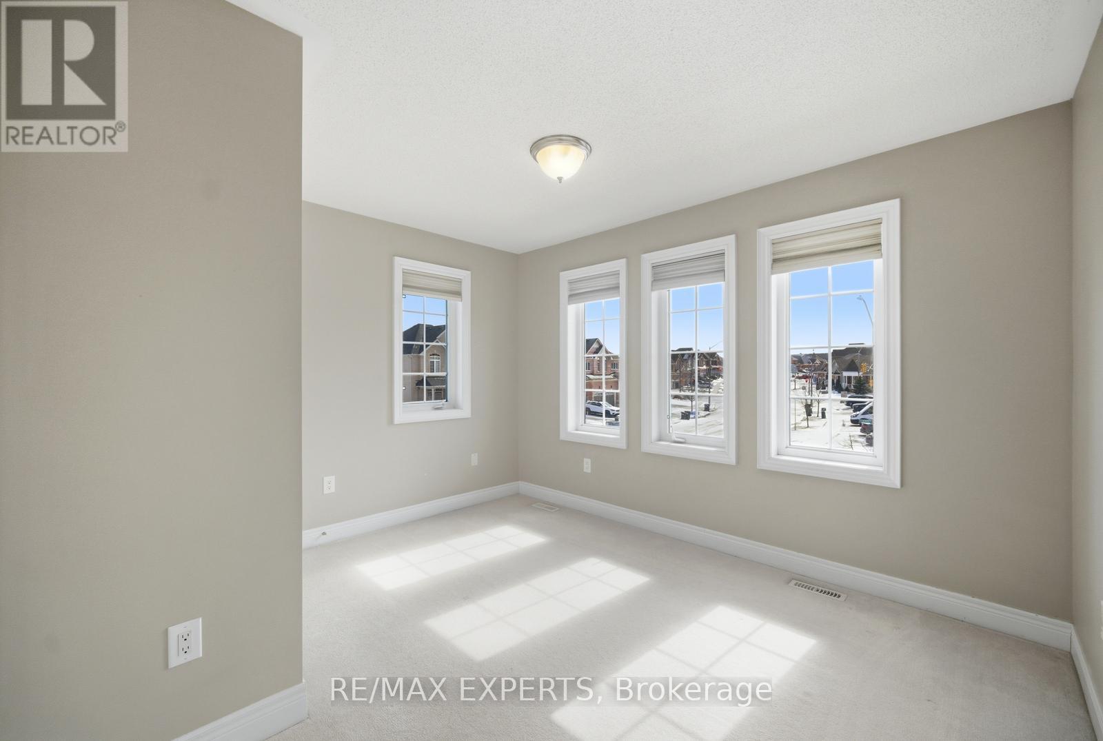 76 FORSYTH CRESCENT - 21