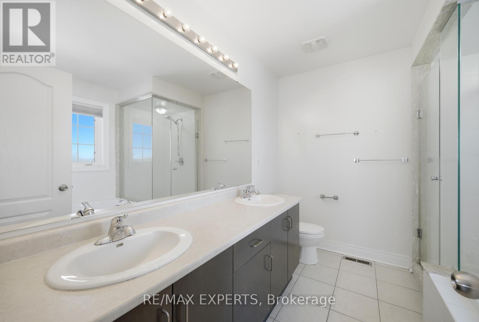 76 FORSYTH CRESCENT - 28
