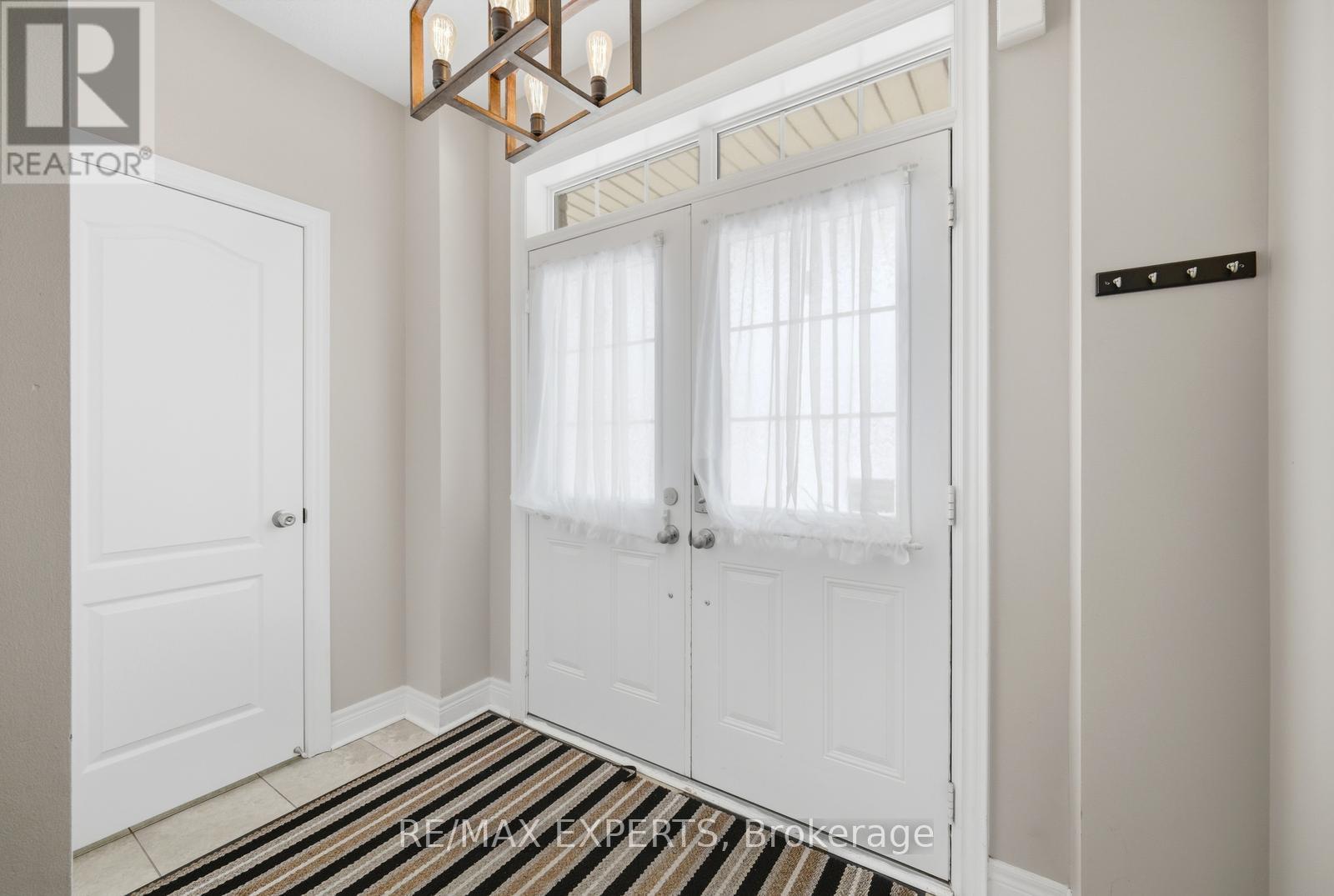 76 FORSYTH CRESCENT - 4
