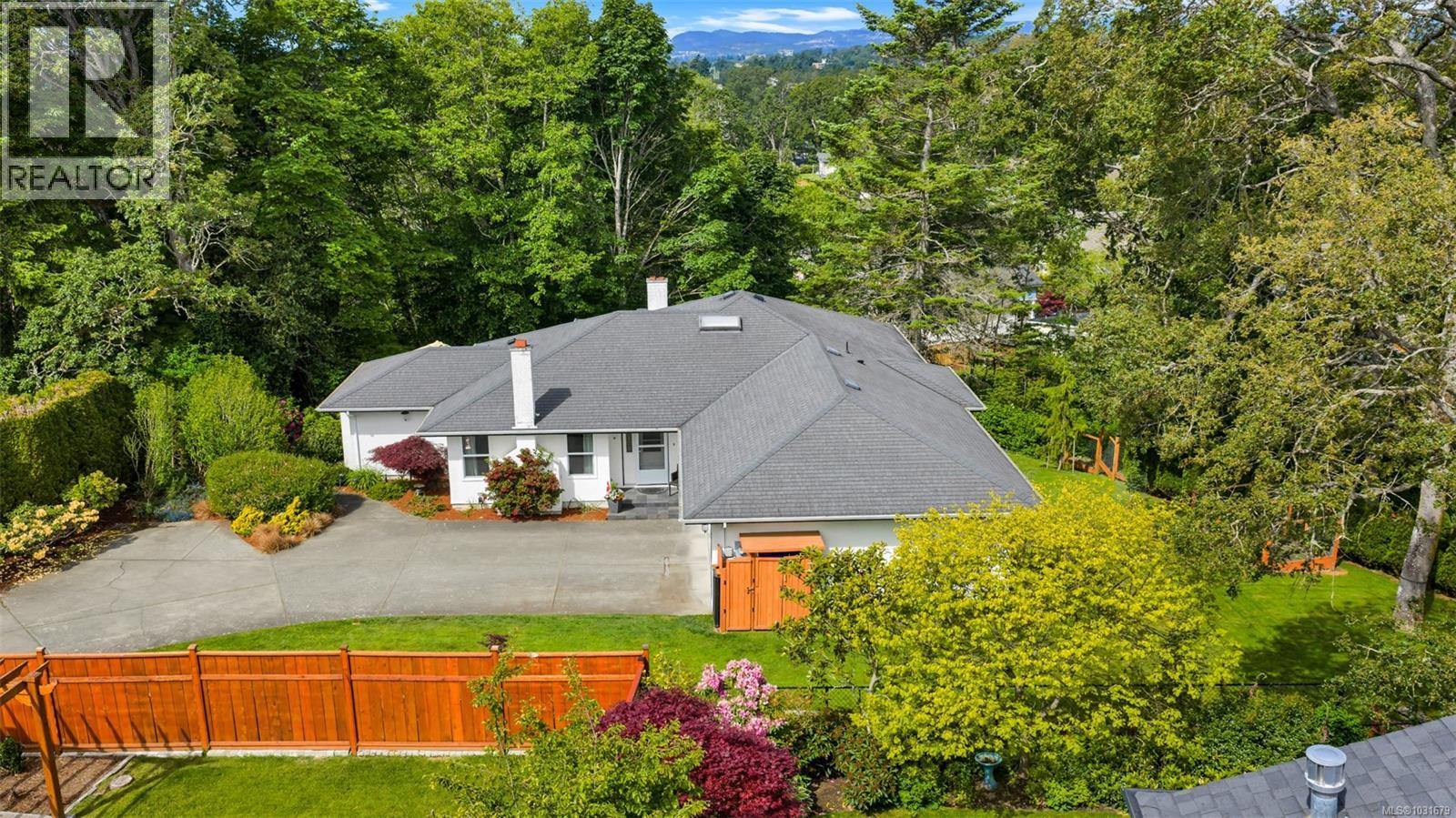 4008 Bow Rd, Saanich
