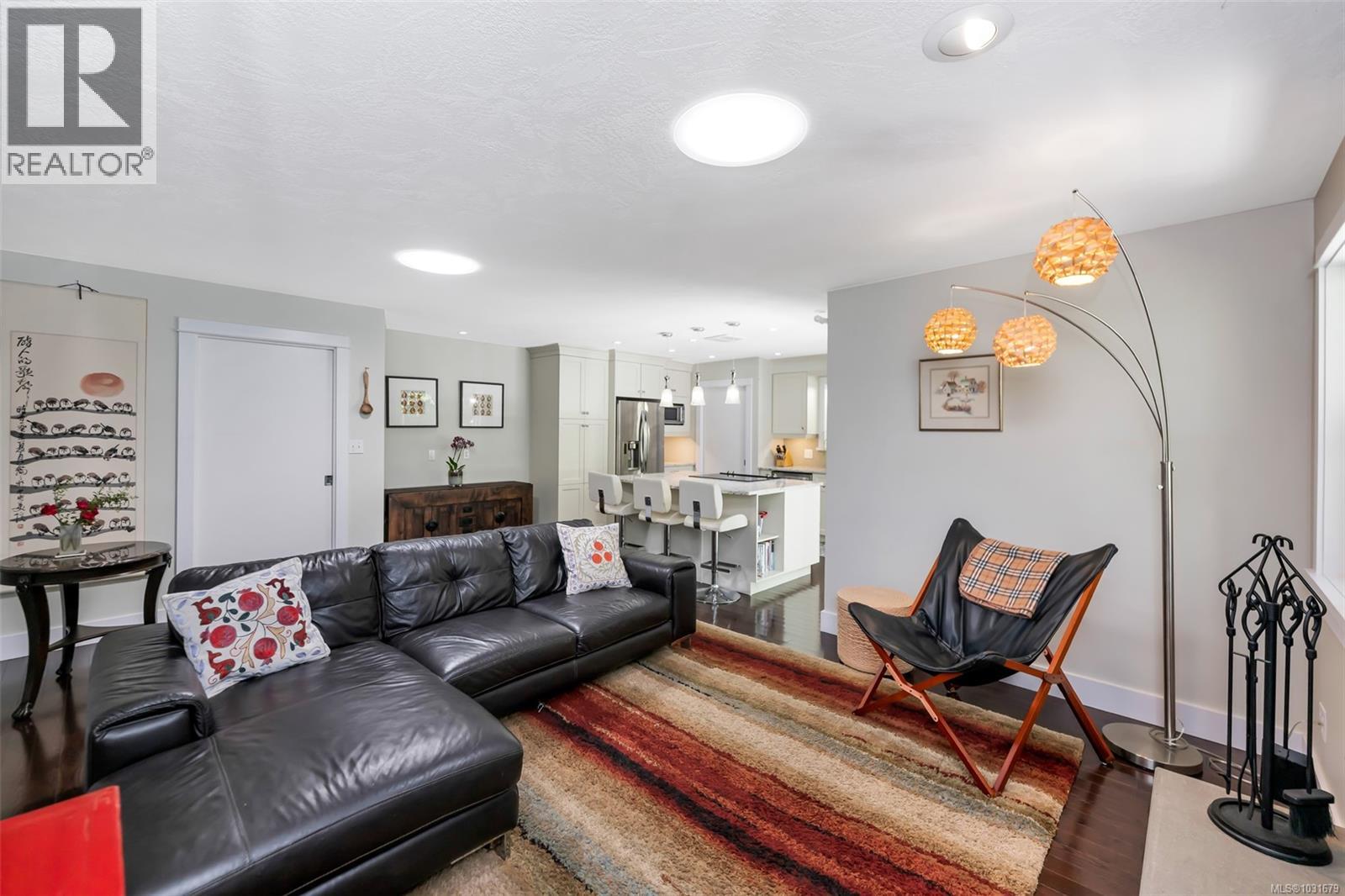 4008 Bow Rd, Saanich