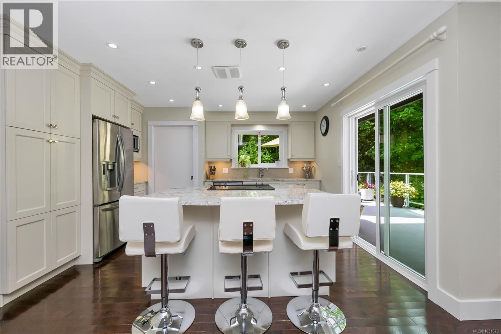 4008 Bow Rd, Saanich